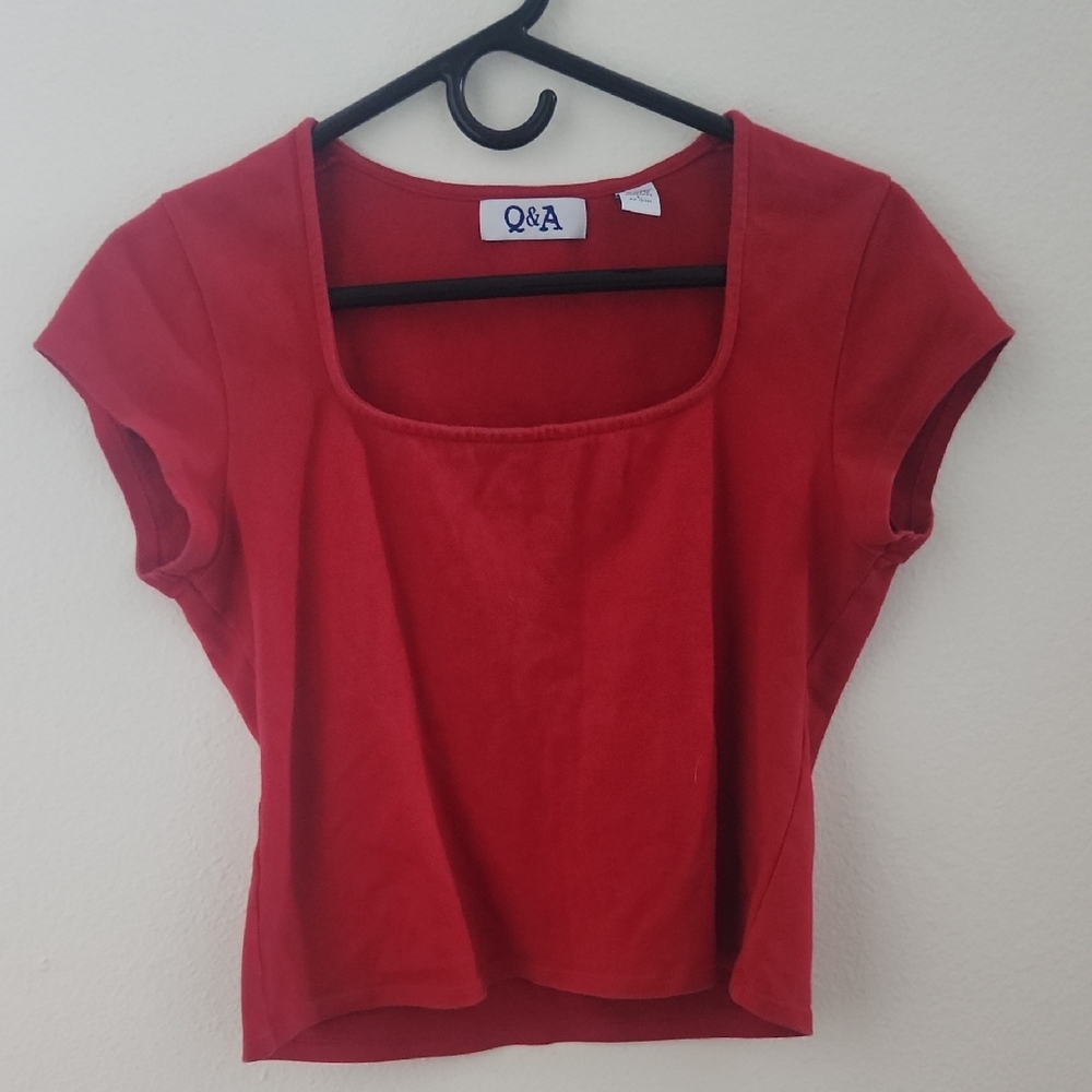 Q&A Women's Red Square Neck Top
